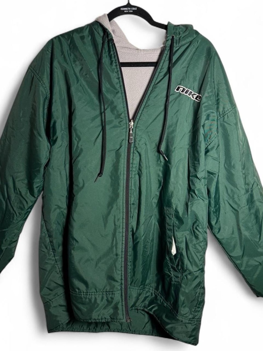 Nike Men's Green and Gray Lightweight Hooded Windbreaker Jacket - Size Medium